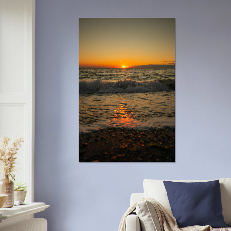 Rimouski, le fleuve en feu — tirage aluminium 60 × 90 cm accroché au mur